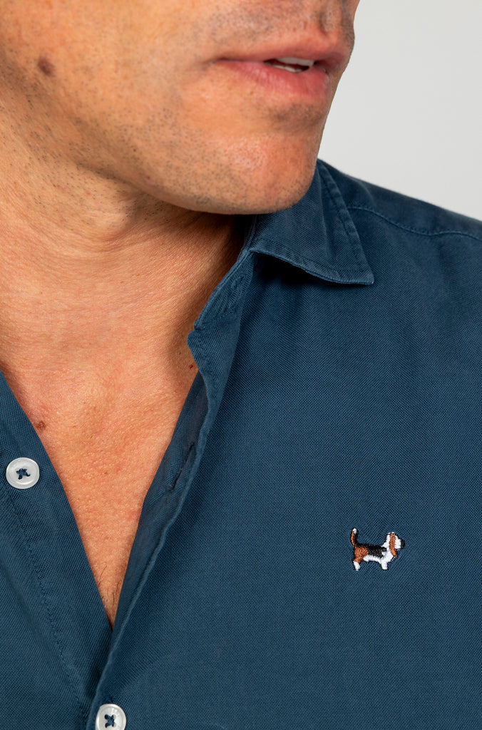 Camisa tintada tencel azul petróleo