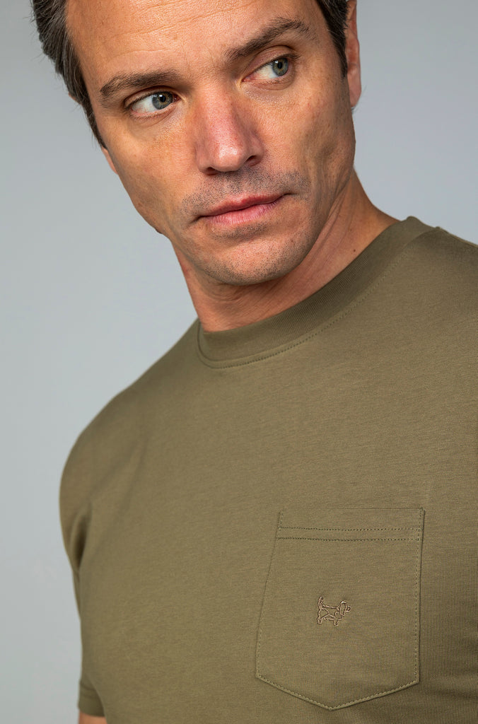 Camiseta Básica Con Bolsillo Kaki