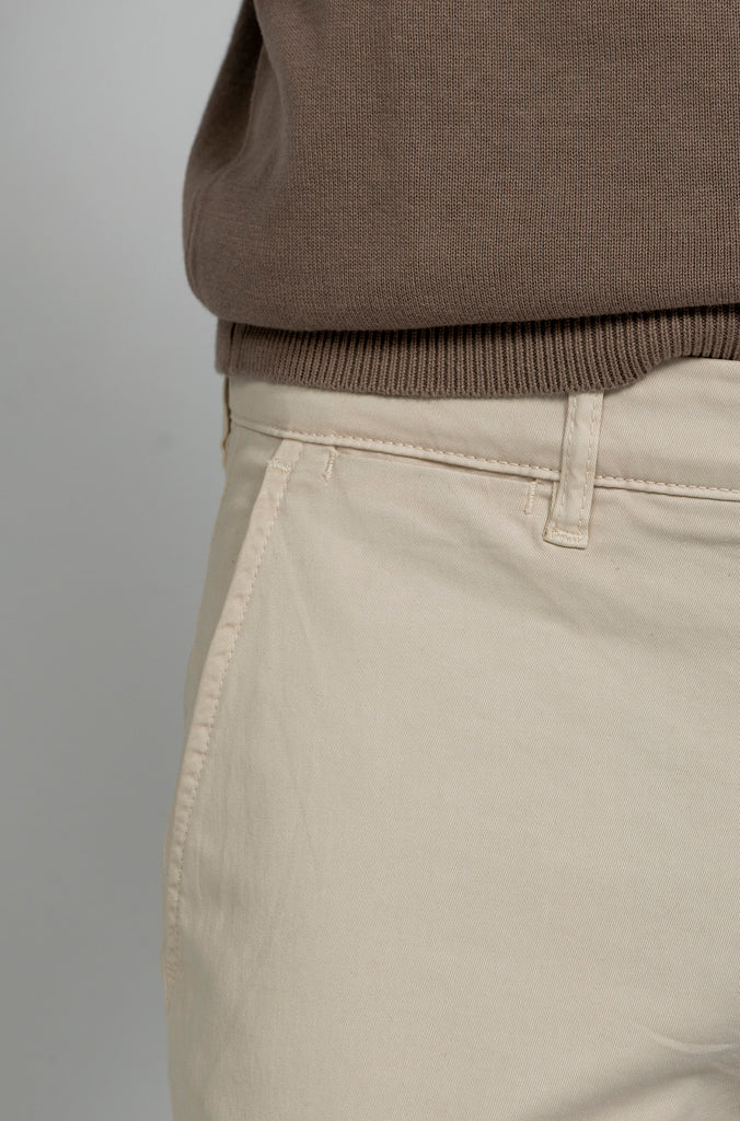 Pantalón Chino Elástico Custom Crudo