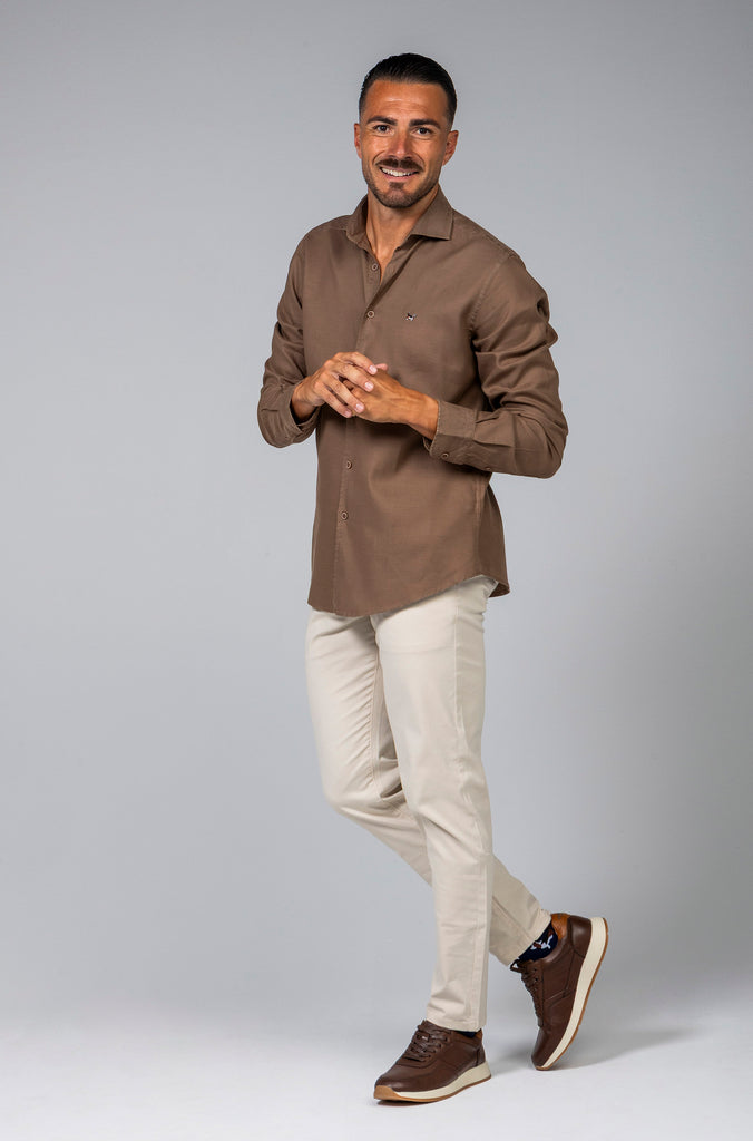 Camisa Veneto Tintada Marrón Medio