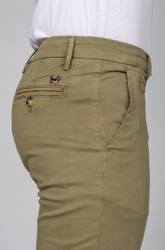 Pantalón Chino Regular Verde Medio
