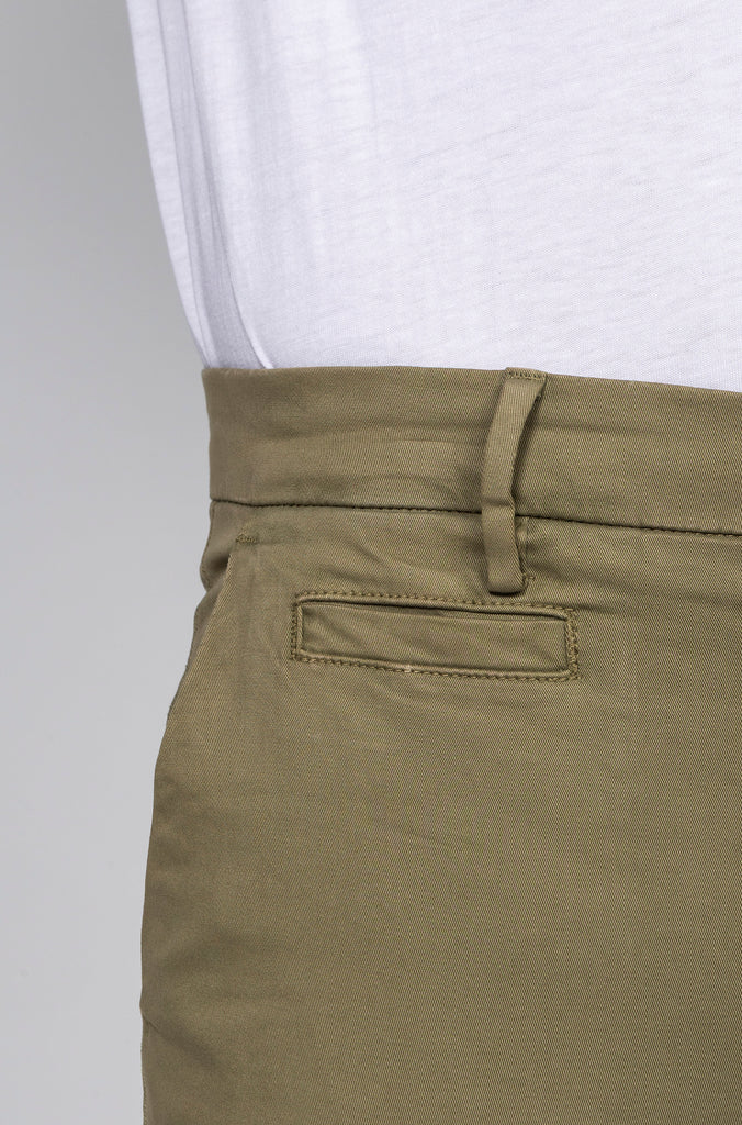 Pantalón Chino Regular Verde Medio