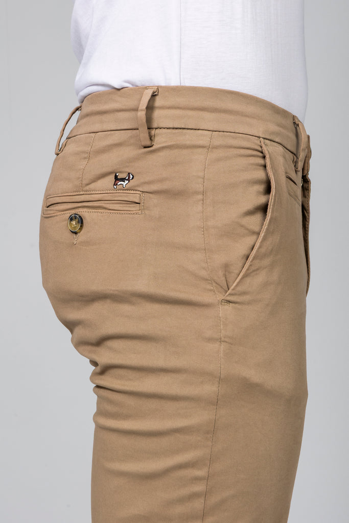 Pantalón Chino Elástico Regular Beig