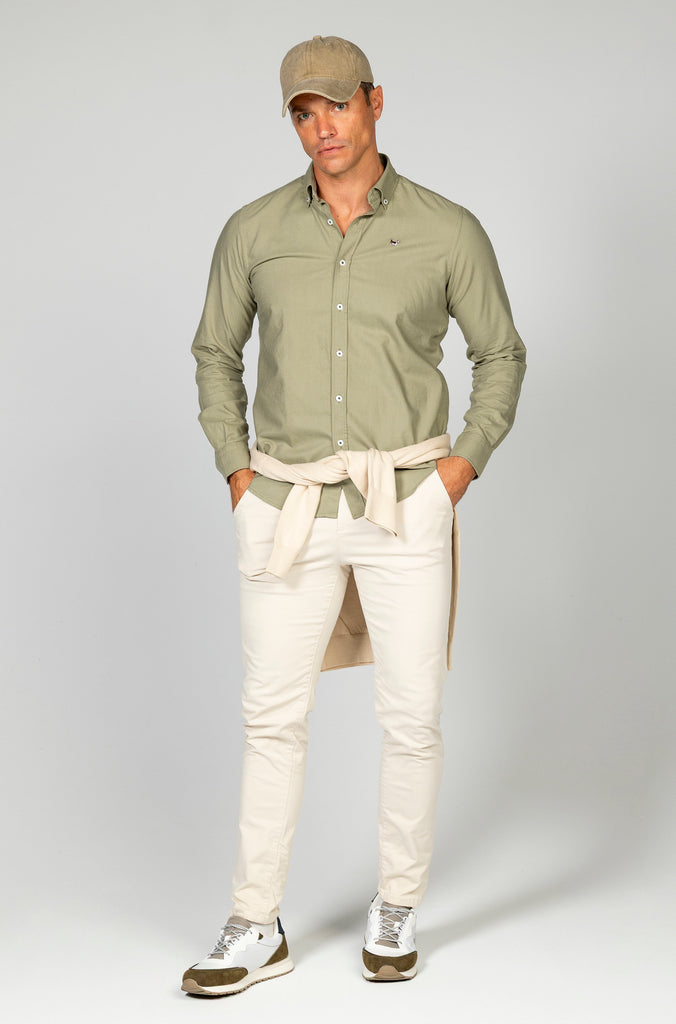 Camisa oxford liso kaki
