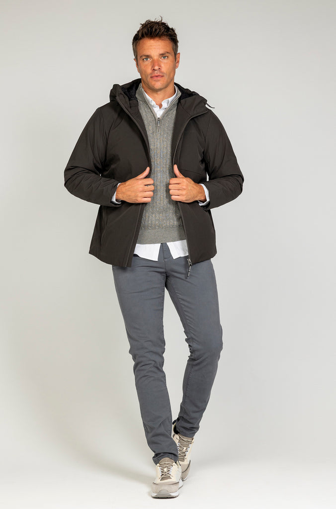 Parka Técnica Con Capucha Negra
