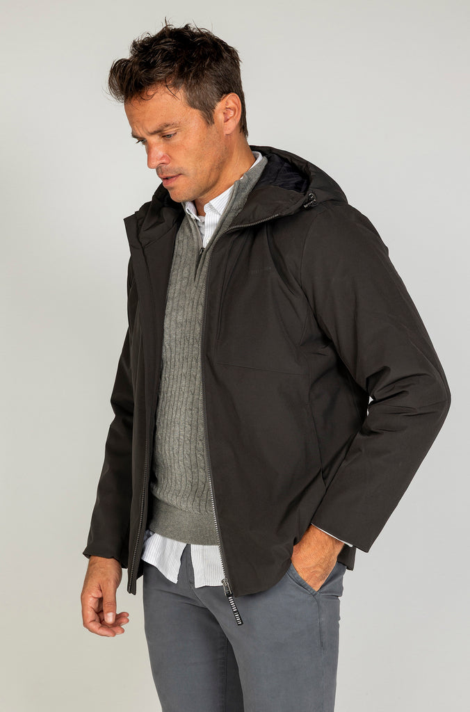Parka Técnica Con Capucha Negra