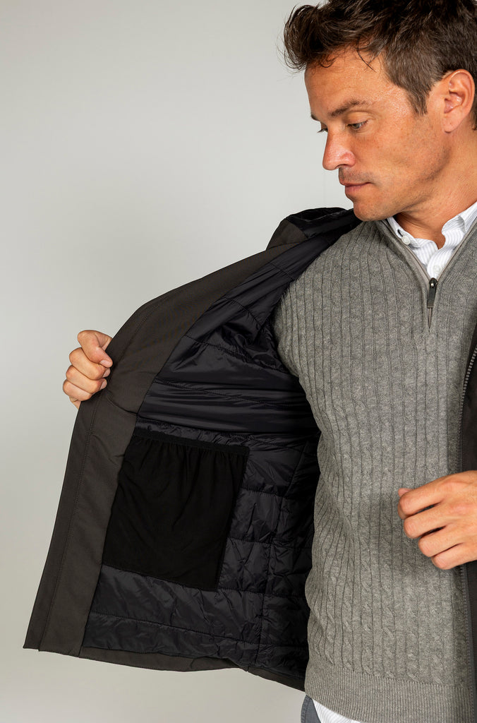 Parka Técnica Con Capucha Negra