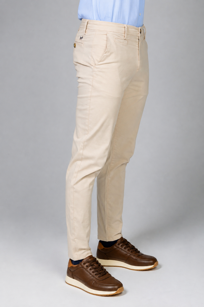 Pantalón Chino Elástico Regular Piedra