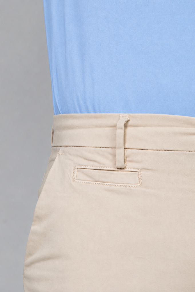 Pantalón Chino Elástico Regular Piedra